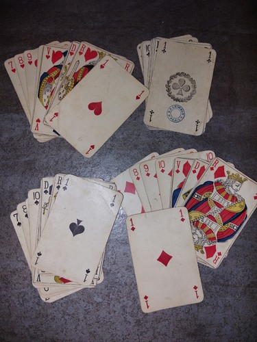 Très ancien jeu cartes - 32,