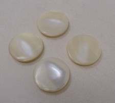 Lot de 4 Gros Boutons anciens en nacre - Mercerie vintage