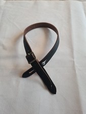 Très belle jugulaire pour