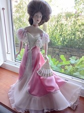 PPC-9  Poupée En Porcelaine