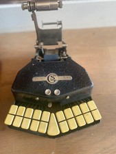 Sténotype Grandjean avec sa boîte