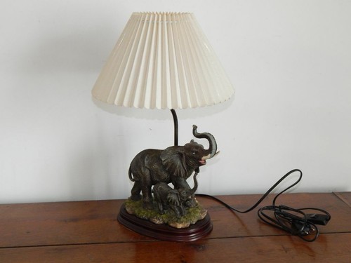 Lampe éléphants résine - en,