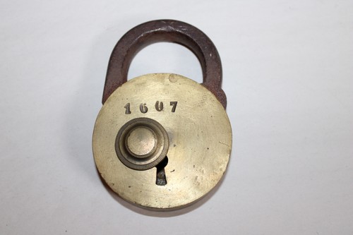 Ancien gros cadenas - à, en