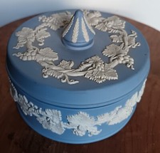 Ancienne jolie boîte bonbonnière WEDGWOOD Jasperware biscuit porcelaine... C79