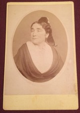 ARLÉSIENNE EN COSTUME. PHOTO