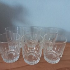 6 verres à liqueur en verre