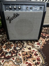 FENDER FRONTMAN 15B, FENDER