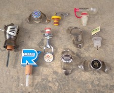 lot  ancien  bouchon bec verseur doseur et autre