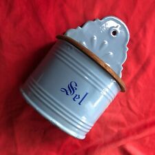 BOITE  à SEL de cuisine   en tôle émaillée des années 1930( en bon état)