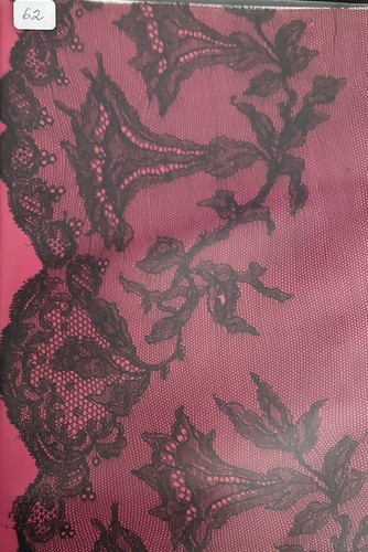 Dentelle ancienne sur carton - ancienne,