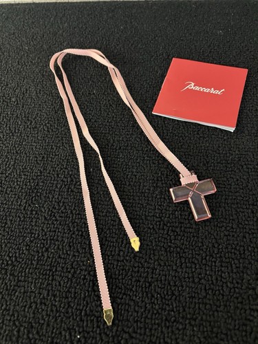 Collier croix couleur rose - , en