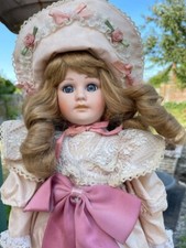 POUPEE MUNDIA LES ROMANTIQUES - FAUSTINE DE 40 CM