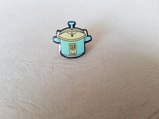 Pin's MARQUE / CUISINE - SEB