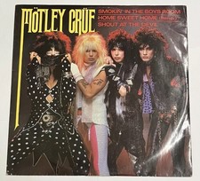 Motley Crue - Smokin' In The