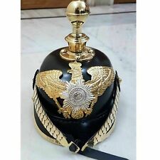 Ancien casque à pointes en