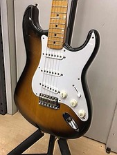 (Fender Japan) Guitare