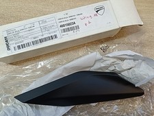 UN CACHE DROIT NEUF 46015022A DUCATI 2013 Superbike 1199 Panigale S ABS