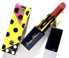 Rouge à lèvres sculptant