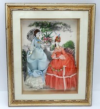 Magnifique Gravure de Mode Habillée dans un Cadre en Bois Doré