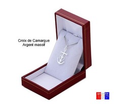 petite croix de camargue