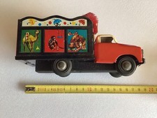 Jouet Ancien camion En Tôle Lithographiée à  friction thème Du cirque  Circus