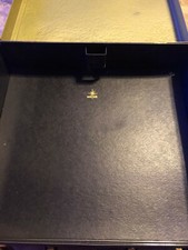 VINTAGE 1950S MAYFAIR STANDARD FLEXOLITE DELUXE WITH MAYFAIR CARRYING CASE