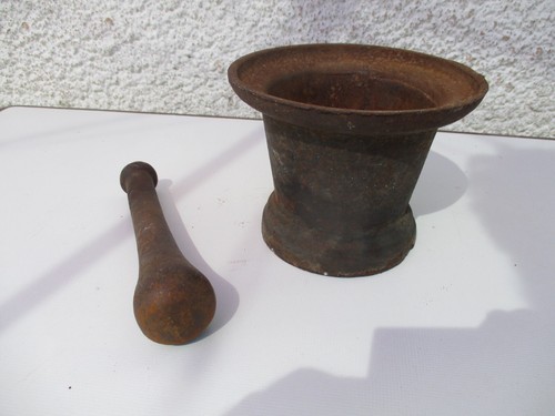 Ancien mortier fonte son - fonte,