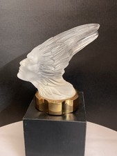 Flacon Lalique à la Mascotte