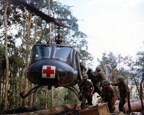 Hélicoptère bell huey - uh-1,