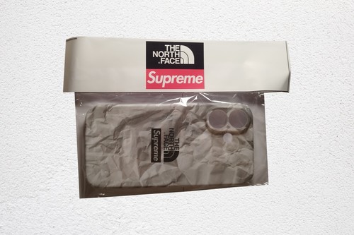 The north face supreme - the,