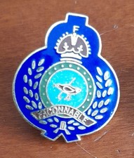 Pin's Façonnable signé