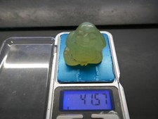 bouddha Chine,signé,jade vert pale translucide,H35xL35mm,P42g