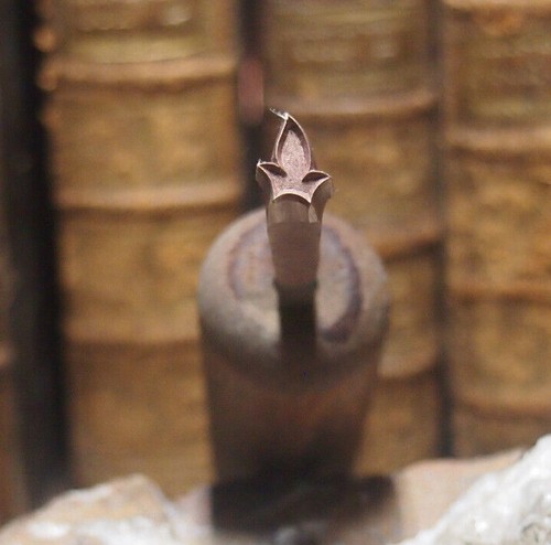Gilding iron bronze flower - ,