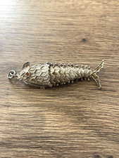 Ancien pendentif boite poisson articulé en argent massif