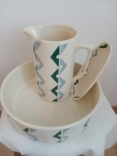 bassine, broc et porte savon