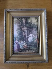 Ancien cadre en bois avec reproduction scène galante sur tissus 