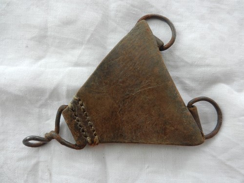 Triangle cuir dorsal militaire - triangle,
