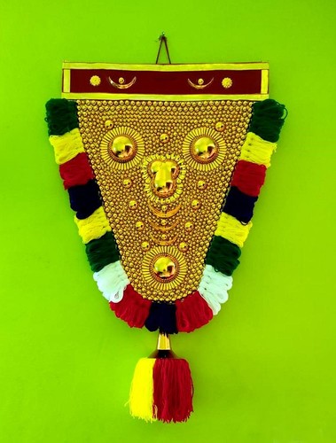 Elephant caparison to - ,