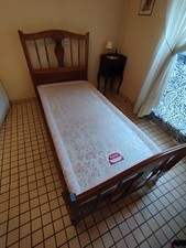 Lit complet : cadre de lit 90x190 en bois, sommier Epeda et matelas Treca