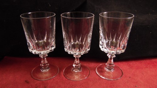 Service verres à - de, 3