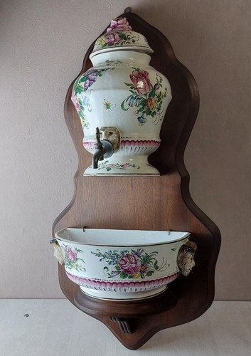 Ancienne fontaine lavabo - fontaine, /