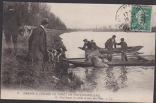 CPA  CHASSE A COURRE FORET DE FONTAINEBLEAU/CERF dagué en Seine sorti de l'eau