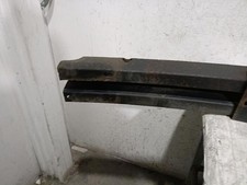 5113097AA renfort pare-choc