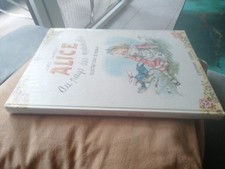 Alice Au Pays Des Merveilles Maraja Fabbri Tbe