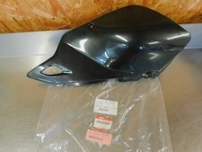 Plastique latéral droit