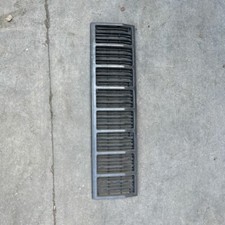 Occasion : Calandre grise pour Jeep Cherokee XJ (1984-1990)