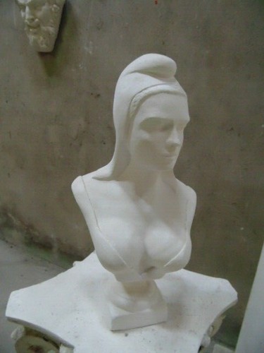 Buste platre marianne 29cm - en,