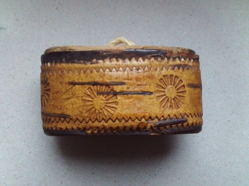 Ancienne tabatière ovale bois