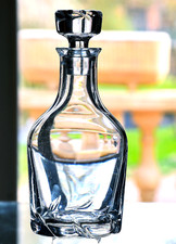 DAUM FRANCE · Carafe à whisky, en cristal clair à décor mouvementé – « Blanzey »