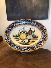 JOLI PLAT OVALE A BORD